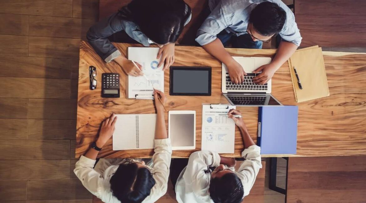 Estratégias de marketing para RH e captação de clientes corporativos.